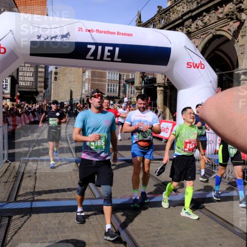 13.09.2026 - 21. swb-Marathon Bremen Tim E. http://msf.ph/oto/10384132 13.09.2026 13:21:51 Ziel 1130, 1254, 2088, 2397, 2570, 2904, 3120, 3202, 3435, 3655, 3695, 3930, 4165, 5542, 6862, 6865, 7176, 8184, 8270, 8384, 8730, 8923, 9048, 9059, 9514, 9722, 13145 meine-sportfotos.de
