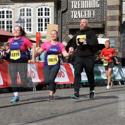 13.09.2026 - 21. swb-Marathon Bremen Strokosch-Dieckow http://msf.ph/oto/10384164 13.09.2026 11:06:19 Ziel 10018, 10204, 10305, 10375, 10382, 10619, 10662, 11132, 11156, 11164, 11477, 11674, 11775, 11786, 12186, 12378, 12486, 12523, 12528, 10852, 10853, 11021, 11028, 11240, 11340, 11374, 11432, 11729, 12217, 12485 meine-sportfotos.de