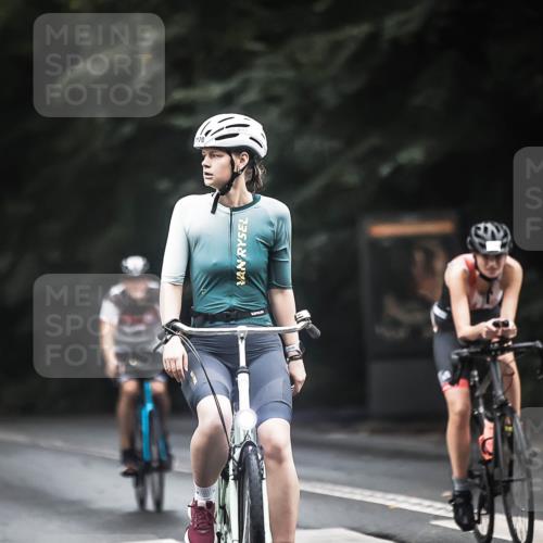 13.09.2026 - Stadtparktriathlon H.Heesch http://msf.ph/oto/10384168 13.09.2026 12:34:19 Radfahren 1029, 1043, 1096, 1104, 1141, 1145, 1170, 1187 meine-sportfotos.de