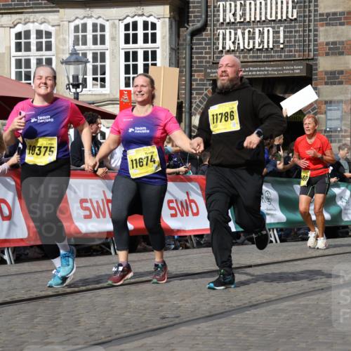 13.09.2026 - 21. swb-Marathon Bremen Strokosch-Dieckow http://msf.ph/oto/10384194 13.09.2026 11:06:19 Ziel 10018, 10204, 10305, 10375, 10382, 10619, 10662, 11132, 11156, 11164, 11477, 11674, 11775, 11786, 12186, 12378, 12486, 12523, 12528, 10852, 10853, 11021, 11028, 11240, 11340, 11374, 11432, 11729, 12217, 12485 meine-sportfotos.de