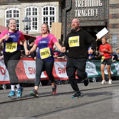 13.09.2026 - 21. swb-Marathon Bremen Strokosch-Dieckow http://msf.ph/oto/10384210 13.09.2026 11:06:19 Ziel 10018, 10204, 10305, 10375, 10382, 10619, 10662, 11132, 11156, 11164, 11477, 11674, 11775, 11786, 12186, 12378, 12486, 12523, 12528, 10852, 10853, 11021, 11028, 11240, 11340, 11374, 11432, 11729, 12217, 12485 meine-sportfotos.de
