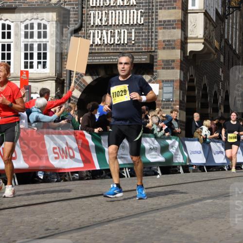 13.09.2026 - 21. swb-Marathon Bremen Strokosch-Dieckow http://msf.ph/oto/10384309 13.09.2026 11:06:21 Ziel 10018, 10204, 10375, 10382, 10619, 10662, 11029, 11132, 11156, 11164, 11477, 11674, 11775, 11786, 12186, 12486, 12528, 10654, 10849, 10852, 10853, 11021, 11028, 11240, 11729, 12217, 12485 meine-sportfotos.de