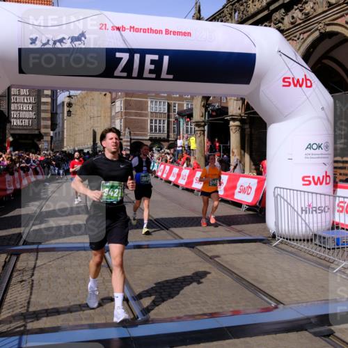 13.09.2026 - 21. swb-Marathon Bremen Tim E. http://msf.ph/oto/10384317 13.09.2026 13:22:08 Ziel 141, 572, 1209, 1254, 2051, 2397, 3290, 3338, 3695, 3774, 3934, 4581, 4735, 5193, 6865, 6976, 7098, 8438, 8947, 9059, 9421, 9599, 10120 meine-sportfotos.de