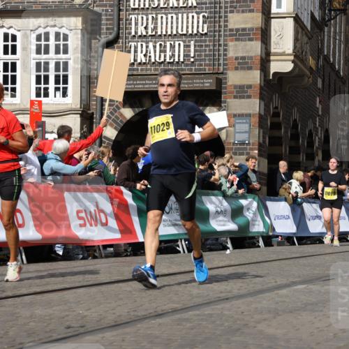 13.09.2026 - 21. swb-Marathon Bremen Strokosch-Dieckow http://msf.ph/oto/10384327 13.09.2026 11:06:21 Ziel 10018, 10204, 10375, 10382, 10619, 10662, 11029, 11132, 11156, 11164, 11477, 11674, 11775, 11786, 12186, 12486, 12528, 10654, 10849, 10852, 10853, 11021, 11028, 11240, 11729, 12217, 12485 meine-sportfotos.de