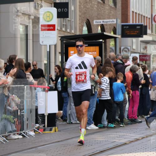 13.09.2026 - 21. swb-Marathon Bremen Strokosch-Dieckow http://msf.ph/oto/10384330 13.09.2026 12:50:29 Ziel 668, 1214, 8075, 520, 4232, 7692 meine-sportfotos.de