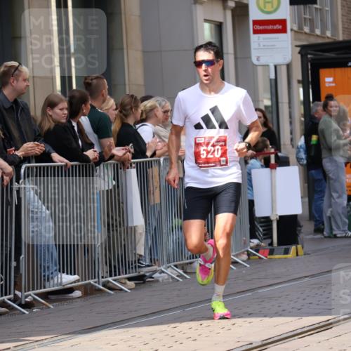 13.09.2026 - 21. swb-Marathon Bremen Strokosch-Dieckow http://msf.ph/oto/10384345 13.09.2026 12:50:30 Ziel 668, 1214, 8075, 520, 4232, 7692, 8075 meine-sportfotos.de