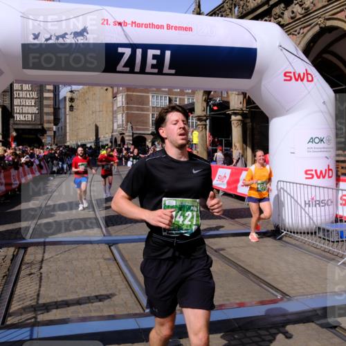 13.09.2026 - 21. swb-Marathon Bremen Tim E. http://msf.ph/oto/10384365 13.09.2026 13:22:09 Ziel 141, 572, 1209, 1254, 2051, 2397, 3290, 3338, 3695, 3774, 3934, 4581, 4735, 5193, 6865, 6976, 7098, 8438, 8947, 9059, 9421, 9599, 10120 meine-sportfotos.de