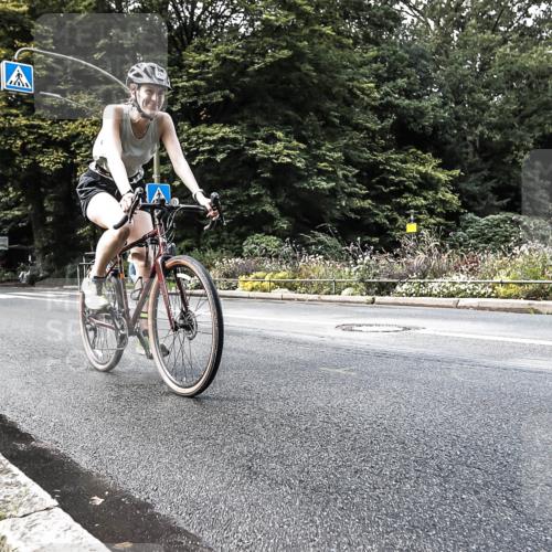 13.09.2026 - Stadtparktriathlon H.Heesch http://msf.ph/oto/10384379 13.09.2026 11:19:38 Radfahren 612, 709, 760, 812, 822 meine-sportfotos.de