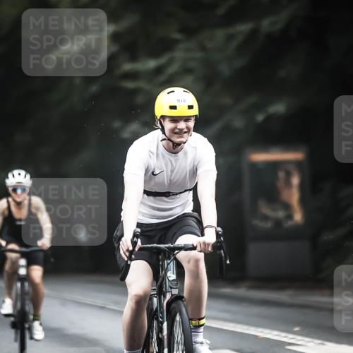 13.09.2026 - Stadtparktriathlon H.Heesch http://msf.ph/oto/10384422 13.09.2026 12:34:50 Radfahren 978, 1062, 1063, 1177, 1178, 1234 meine-sportfotos.de