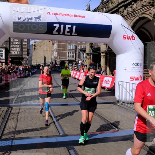 13.09.2026 - 21. swb-Marathon Bremen Tim E. http://msf.ph/oto/10384424 13.09.2026 13:22:14 Ziel 141, 148, 572, 1209, 2051, 3338, 3652, 3774, 3934, 4581, 4735, 5193, 6976, 7098, 8438, 8452, 8924, 8947, 9421, 9599, 10120 meine-sportfotos.de