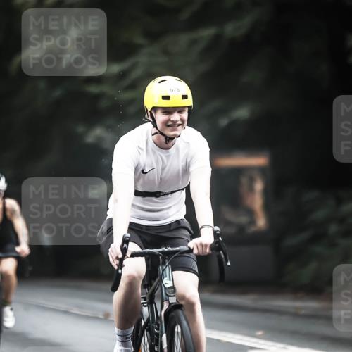 13.09.2026 - Stadtparktriathlon H.Heesch http://msf.ph/oto/10384427 13.09.2026 12:34:51 Radfahren 978, 1062, 1063, 1177, 1178, 1234 meine-sportfotos.de