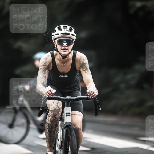 13.09.2026 - Stadtparktriathlon H.Heesch http://msf.ph/oto/10384445 13.09.2026 12:34:52 Radfahren 978, 1062, 1063, 1177, 1178, 1234 meine-sportfotos.de