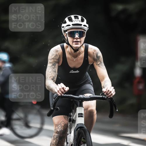 13.09.2026 - Stadtparktriathlon H.Heesch http://msf.ph/oto/10384449 13.09.2026 12:34:52 Radfahren 978, 1062, 1063, 1177, 1178, 1234 meine-sportfotos.de