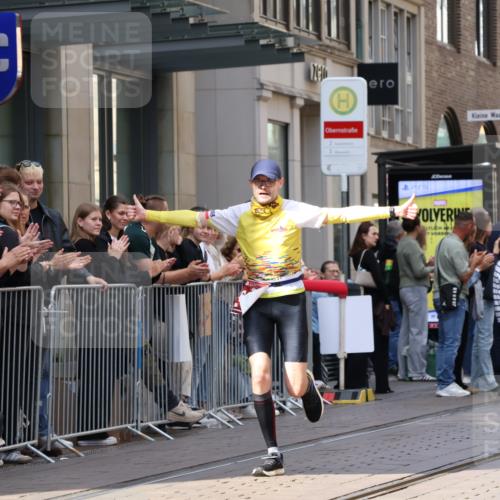 13.09.2026 - 21. swb-Marathon Bremen Strokosch-Dieckow http://msf.ph/oto/10384465 13.09.2026 12:50:53 Ziel 858, 1453, 1639, 13033, 668, 1214, 8075 meine-sportfotos.de