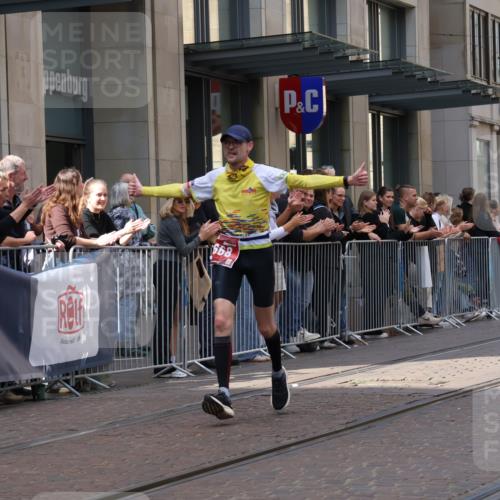 13.09.2026 - 21. swb-Marathon Bremen Strokosch-Dieckow http://msf.ph/oto/10384531 13.09.2026 12:50:55 Ziel 858, 1453, 1639, 3617, 13033, 668, 1214, 8075 meine-sportfotos.de