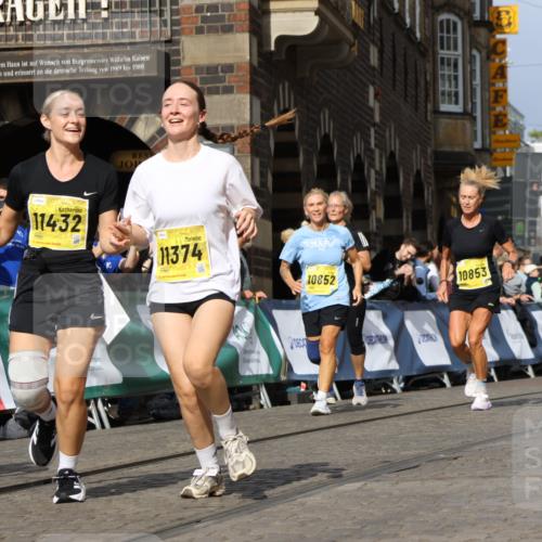 13.09.2026 - 21. swb-Marathon Bremen Strokosch-Dieckow http://msf.ph/oto/10384535 13.09.2026 11:06:32 Ziel 10204, 10375, 10376, 10662, 10681, 10682, 11029, 11156, 11340, 11374, 11432, 11460, 11674, 11690, 11775, 11786, 11849, 12479, 12486, 10323, 10654, 10795, 10849, 10989, 11021, 11066, 11370, 12146, 12219 meine-sportfotos.de
