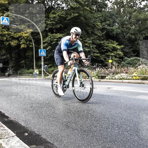 13.09.2026 - Stadtparktriathlon H.Heesch http://msf.ph/oto/10384543 13.09.2026 11:20:58 Radfahren 618, 635, 665, 686, 745, 806 meine-sportfotos.de