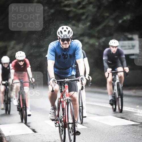 13.09.2026 - Stadtparktriathlon H.Heesch http://msf.ph/oto/10384570 13.09.2026 12:37:05 Radfahren 979, 1015, 1087, 1088, 1120, 1121, 1137 meine-sportfotos.de