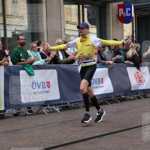 13.09.2026 - 21. swb-Marathon Bremen Strokosch-Dieckow http://msf.ph/oto/10384584 13.09.2026 12:50:57 Ziel 858, 1453, 3617, 13033, 668, 1214, 1639 meine-sportfotos.de