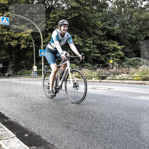 13.09.2026 - Stadtparktriathlon H.Heesch http://msf.ph/oto/10384593 13.09.2026 11:21:01 Radfahren 618, 621, 665, 745, 806 meine-sportfotos.de