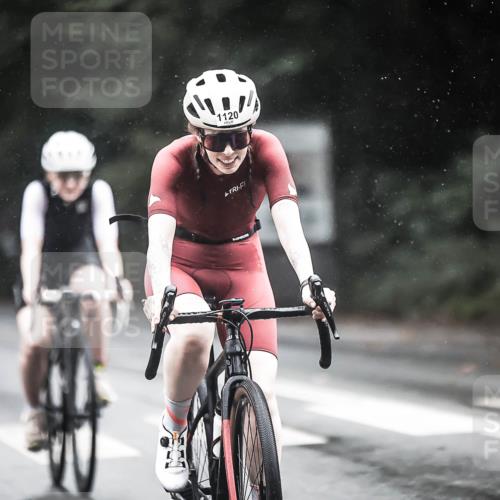 13.09.2026 - Stadtparktriathlon H.Heesch http://msf.ph/oto/10384596 13.09.2026 12:37:07 Radfahren 979, 1015, 1087, 1088, 1120, 1121, 1137, 1302 meine-sportfotos.de
