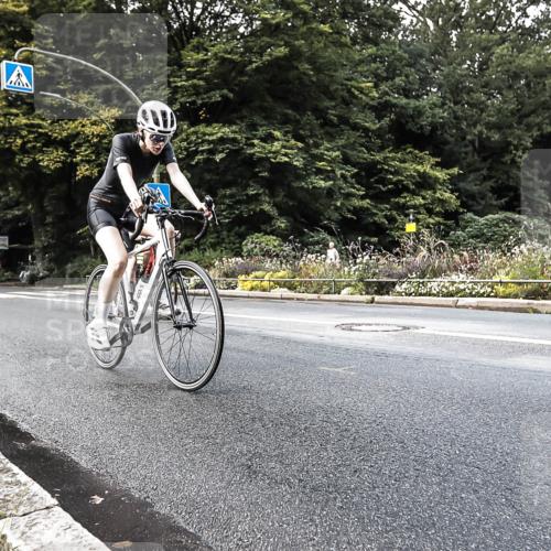 13.09.2026 - Stadtparktriathlon H.Heesch http://msf.ph/oto/10384611 13.09.2026 11:21:11 Radfahren 696, 776, 781 meine-sportfotos.de