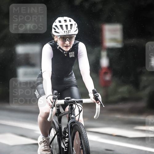 13.09.2026 - Stadtparktriathlon H.Heesch http://msf.ph/oto/10384620 13.09.2026 12:37:08 Radfahren 979, 1015, 1087, 1088, 1120, 1121, 1137, 1302 meine-sportfotos.de