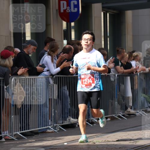 13.09.2026 - 21. swb-Marathon Bremen Strokosch-Dieckow http://msf.ph/oto/10384623 13.09.2026 12:51:01 Ziel 858, 1453, 3617, 13033, 668, 1214, 1639 meine-sportfotos.de