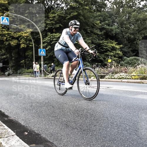 13.09.2026 - Stadtparktriathlon H.Heesch http://msf.ph/oto/10384679 13.09.2026 11:21:44 Radfahren 605, 614 meine-sportfotos.de