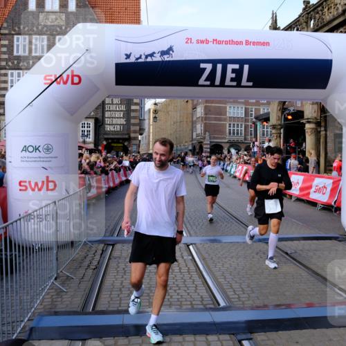 13.09.2026 - 21. swb-Marathon Bremen Tim E. http://msf.ph/oto/10384682 13.09.2026 13:22:32 Ziel 1601, 1645, 2499, 3021, 3652, 4204, 4211, 6621, 7625, 7917, 8447, 8574, 9668, 9839 meine-sportfotos.de