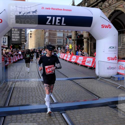 13.09.2026 - 21. swb-Marathon Bremen Tim E. http://msf.ph/oto/10384719 13.09.2026 13:22:35 Ziel 1601, 1645, 2499, 3021, 3855, 4204, 4211, 6621, 7625, 7917, 8447, 8574, 9668, 9839 meine-sportfotos.de