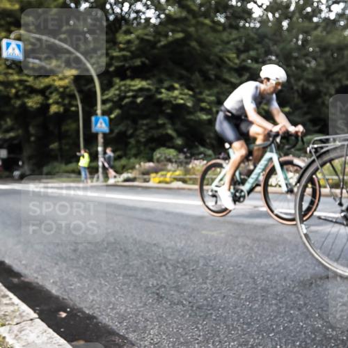 13.09.2026 - Stadtparktriathlon H.Heesch http://msf.ph/oto/10384720 13.09.2026 11:22:26 Radfahren 671, 687, 780, 805 meine-sportfotos.de