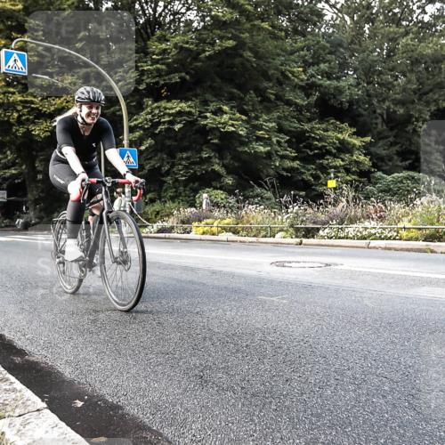 13.09.2026 - Stadtparktriathlon H.Heesch http://msf.ph/oto/10384737 13.09.2026 11:22:34 Radfahren 590, 748, 828 meine-sportfotos.de