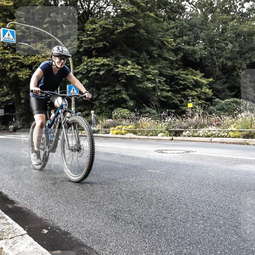 13.09.2026 - Stadtparktriathlon H.Heesch http://msf.ph/oto/10384742 13.09.2026 11:22:36 Radfahren 748, 828 meine-sportfotos.de