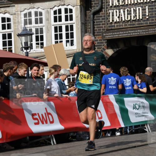 13.09.2026 - 21. swb-Marathon Bremen Strokosch-Dieckow http://msf.ph/oto/10384756 13.09.2026 11:06:40 Ziel 10376, 10681, 10682, 10852, 10853, 11028, 11029, 11340, 11374, 11432, 11460, 11690, 11729, 11849, 12217, 12479, 10323, 10378, 10663, 10989, 11066, 11370, 12124, 12146, 12219, 12249 meine-sportfotos.de