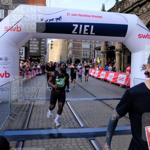 13.09.2026 - 21. swb-Marathon Bremen Tim E. http://msf.ph/oto/10384764 13.09.2026 13:22:37 Ziel 1601, 1645, 1933, 2499, 3021, 3855, 4204, 4211, 6621, 7625, 7917, 8447, 8574, 9668 meine-sportfotos.de