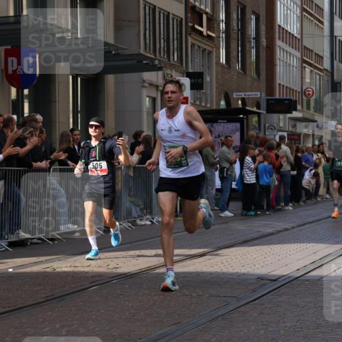 13.09.2026 - 21. swb-Marathon Bremen Strokosch-Dieckow http://msf.ph/oto/10384765 13.09.2026 12:51:07 Ziel 858, 3617, 13033, 1214, 1453, 1639 meine-sportfotos.de