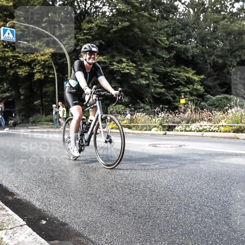 13.09.2026 - Stadtparktriathlon H.Heesch http://msf.ph/oto/10384780 13.09.2026 11:23:10 Radfahren 632, 698, 807 meine-sportfotos.de