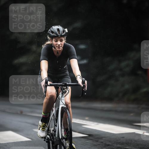 13.09.2026 - Stadtparktriathlon H.Heesch http://msf.ph/oto/10384792 13.09.2026 12:37:32 Radfahren 956, 1152, 1203, 1242, 1280 meine-sportfotos.de