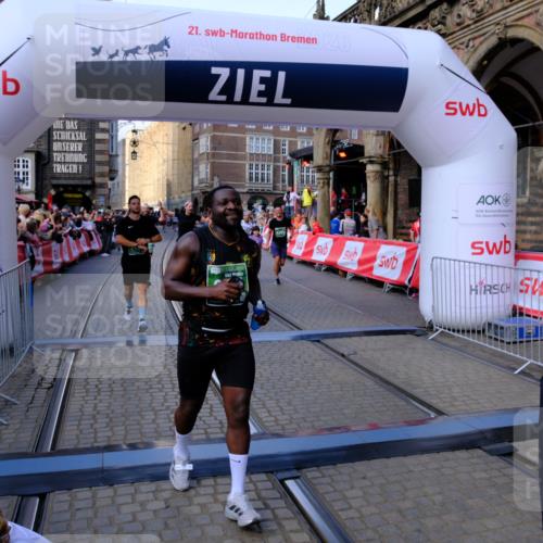 13.09.2026 - 21. swb-Marathon Bremen Tim E. http://msf.ph/oto/10384800 13.09.2026 13:22:38 Ziel 1601, 1645, 1933, 2499, 3021, 3855, 4204, 4211, 6621, 7625, 7917, 8447, 8574, 9668 meine-sportfotos.de