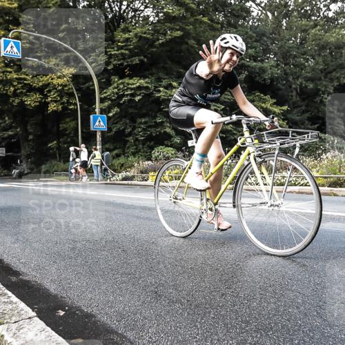 13.09.2026 - Stadtparktriathlon H.Heesch http://msf.ph/oto/10384809 13.09.2026 11:23:22 Radfahren 658, 743, 750, 758 meine-sportfotos.de