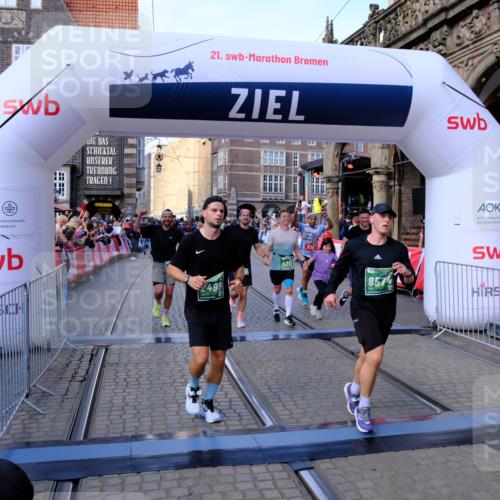 13.09.2026 - 21. swb-Marathon Bremen Tim E. http://msf.ph/oto/10384813 13.09.2026 13:22:39 Ziel 1601, 1933, 2499, 3855, 4204, 4211, 4697, 6621, 7625, 7917, 8447, 8574, 9668 meine-sportfotos.de