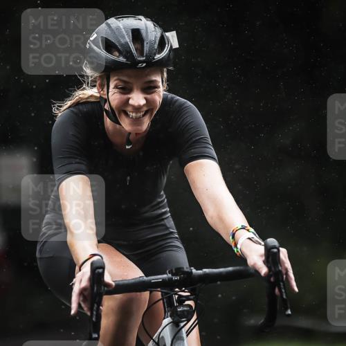 13.09.2026 - Stadtparktriathlon H.Heesch http://msf.ph/oto/10384818 13.09.2026 12:37:33 Radfahren 956, 1152, 1203, 1242 meine-sportfotos.de
