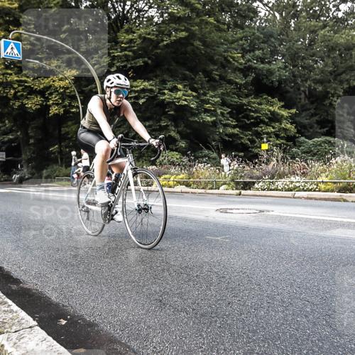 13.09.2026 - Stadtparktriathlon H.Heesch http://msf.ph/oto/10384820 13.09.2026 11:23:24 Radfahren 658, 738, 743, 750 meine-sportfotos.de