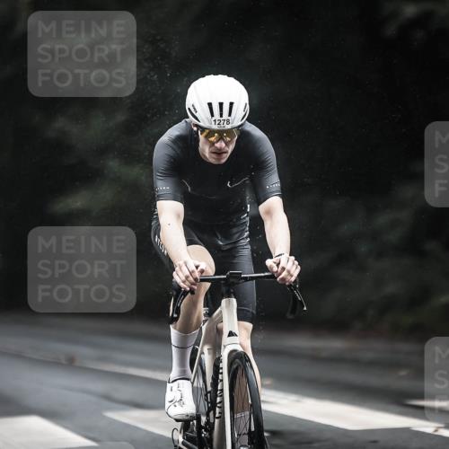 13.09.2026 - Stadtparktriathlon H.Heesch http://msf.ph/oto/10384849 13.09.2026 12:37:41 Radfahren 956, 1149, 1203, 1267, 1270, 1278, 1298 meine-sportfotos.de