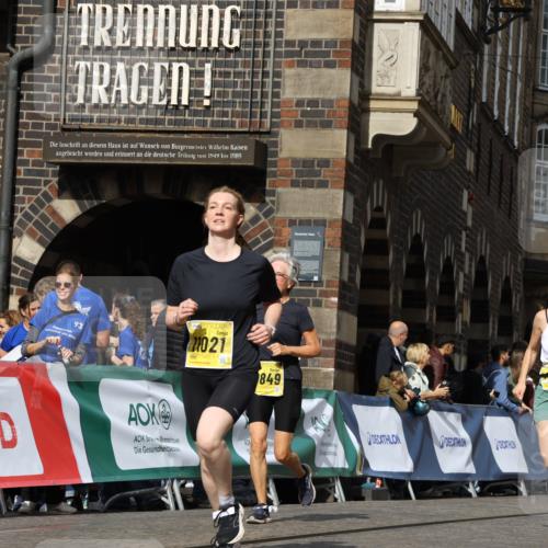 13.09.2026 - 21. swb-Marathon Bremen Strokosch-Dieckow http://msf.ph/oto/10384852 13.09.2026 11:06:45 Ziel 10376, 10681, 10682, 10852, 10853, 11021, 11028, 11240, 11340, 11374, 11432, 11690, 11729, 11849, 12217, 12479, 12485, 10378, 10663, 11066, 11257, 12124, 12219, 12249 meine-sportfotos.de