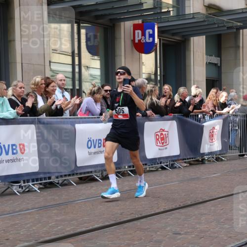 13.09.2026 - 21. swb-Marathon Bremen Strokosch-Dieckow http://msf.ph/oto/10384887 13.09.2026 12:51:10 Ziel 858, 3617, 13033, 858, 1214, 1453, 1639 meine-sportfotos.de
