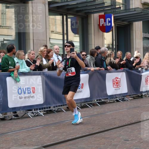 13.09.2026 - 21. swb-Marathon Bremen Strokosch-Dieckow http://msf.ph/oto/10384902 13.09.2026 12:51:11 Ziel 3617, 13033, 858, 1214, 1453, 1639 meine-sportfotos.de
