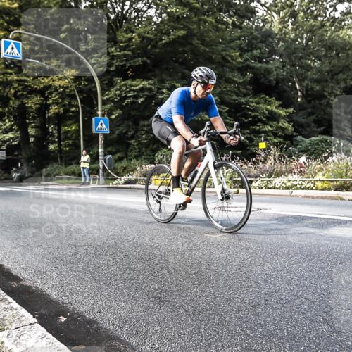 13.09.2026 - Stadtparktriathlon H.Heesch http://msf.ph/oto/10384911 13.09.2026 11:24:33 Radfahren 467, 649, 779 meine-sportfotos.de