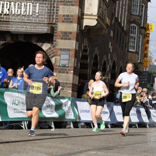 13.09.2026 - 21. swb-Marathon Bremen Strokosch-Dieckow http://msf.ph/oto/10384978 13.09.2026 11:06:49 Ziel 10376, 10654, 10681, 10682, 10849, 10852, 10853, 11021, 11028, 11240, 11340, 11374, 11432, 11729, 11849, 12217, 12479, 12485, 10156, 10378, 10663, 11257 meine-sportfotos.de
